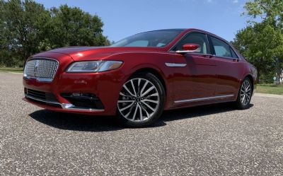 2018 Lincoln Continental Select 