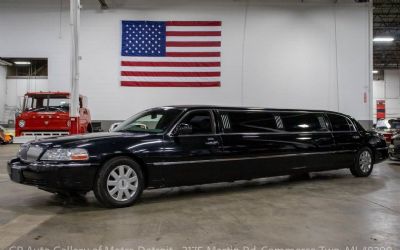 2005 Lincoln Town Car Sedan Stretch Limo 