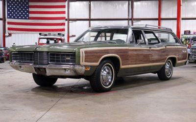 1970 Ford LTD Country Squire 
