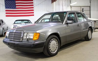 1990 Mercedes-Benz 300E 