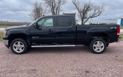 2011 GMC Sierra 2500HD SLT 4X4 4DR Crew Cab SB