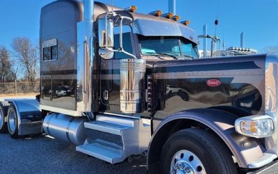 2022 Peterbilt 389 