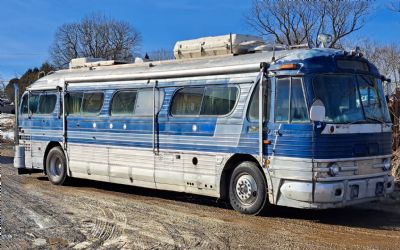 1957 GM PD 4104 Custom Coach