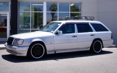 Photo of a 1993 Mercedes-Benz 300-Class 300 TE 4DR Wagon for sale
