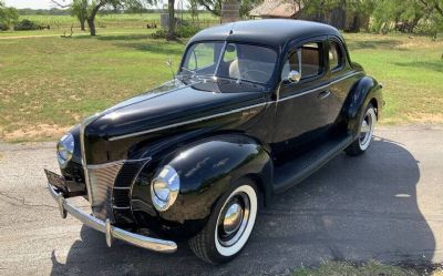 1940 Ford Deluxe 