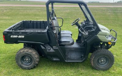 2019 CAN-AM Defender HD8