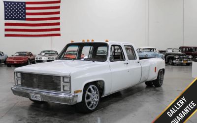 Photo of a 1988 Chevrolet R3500 Scottsdale Crewcab Duall 1988 Chevrolet R3500 Scottsdale Crewcab Dually for sale