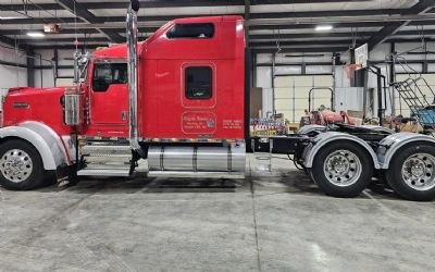 Photo of a 2007 Kenworth W900L for sale