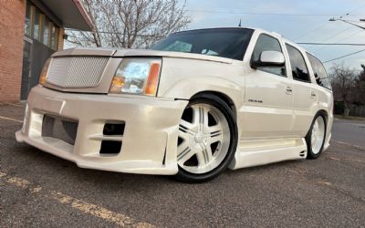 2002 Cadillac Escalade Standard