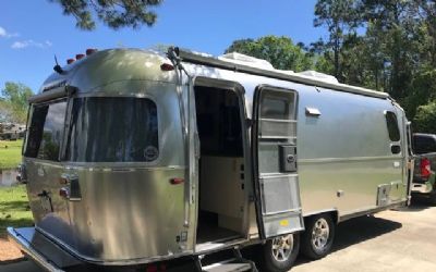 Photo of a 2022 Airstream Flying Cloud 25FB for sale
