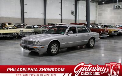 Photo of a 2002 Jaguar Xj-Series Vanden Plas for sale