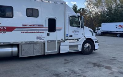Photo of a 2016 Volvo Vnl64t300 Sleeper Semi Truck for sale