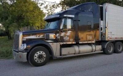 Photo of a 2005 Freightliner Coronado 132 Sleeper Semi Truck for sale