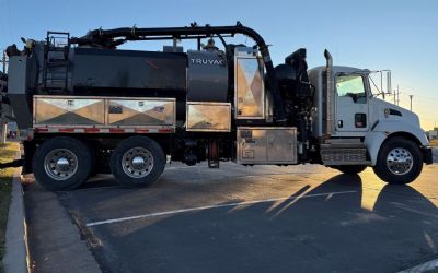 Photo of a 2020 Kenworth T370 Vacuum Tank Truck for sale
