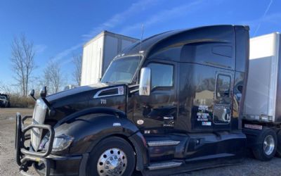 Photo of a 2022 Kenworth T680 Conventional Sleeper Semi for sale