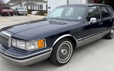 Photo of a 1992 Lincoln Towncar for sale
