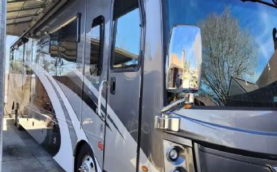 Photo of a 2022 Fleetwood Discovery LXE 44S for sale