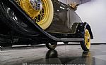 1932 Model 18 V-8 Roadster Deluxe Thumbnail 25