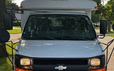 Photo of a 2008 Chevrolet Express 3500 Cutaway Box Truck for sale