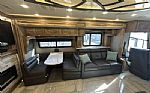 2019 Discovery LXE 40M Thumbnail 15