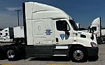 2018 CASCADIA 113 Thumbnail 3