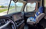 2010 Cascadia 125 Thumbnail 7