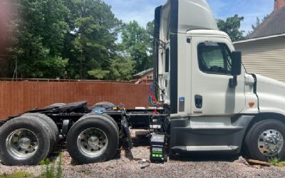 Photo of a 2016 Freightliner SGV3845 Daycab Tractor for sale