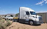 2017 CASCADIA 113 Thumbnail 3