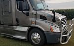 2018 Cascadia 113 Sleeper Semi Tractor Thumbnail 4
