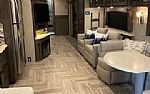 2019 Navigator Thumbnail 5