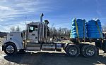2019 W900L Thumbnail 1