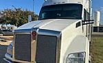 2016 T880 Thumbnail 1