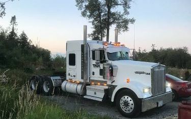 Photo of a 2007 Kenworth W900L Sleeper Trucks for sale