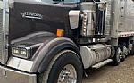 2018 W900 Thumbnail 3