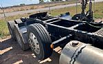 2022 T880 Sleeper Semi Truck Thumbnail 4