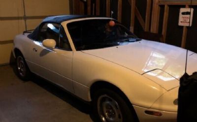 Photo of a 1991 Mazda MX5 Miata Convertible for sale
