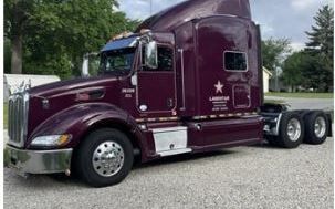 Photo of a 2013 Peterbilt 386 Sleeper Trucks for sale