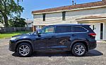 2017 Highlander XLE AWD Thumbnail 8