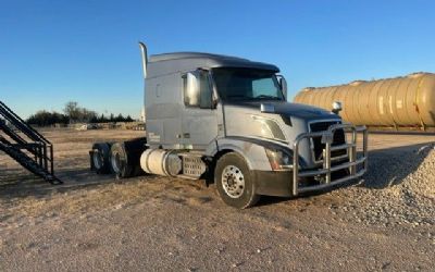 Photo of a 2014 Volvo VNL6400 Sleeper Truck Day Cab Trucks for sale