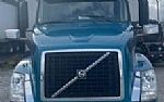 2013 VNL64T780 Thumbnail 1