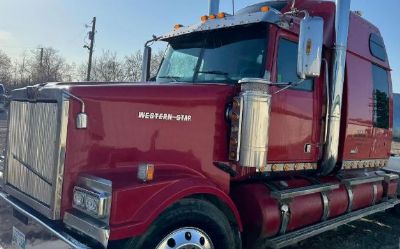 Photo of a 2005 Western Star 4900FA Sleeper Trucks for sale