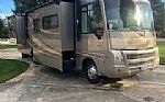 2010 Sightseer 33C Thumbnail 3