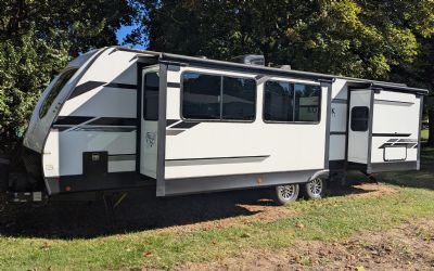 Photo of a 2021 Dutchmen Kodiak Ultimate 2921fkds for sale
