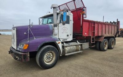 Photo of a 1995 Freightliner FLD120 Manure Spreader for sale