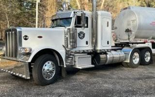 Photo of a 2022 Peterbilt 389 Sleeper Trucks for sale