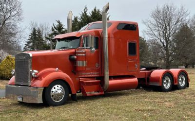 Photo of a 2000 Kenworth W900L for sale