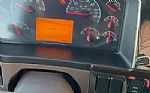 2013 VNL64T670 Thumbnail 15