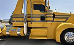 2020 W900 Thumbnail 3