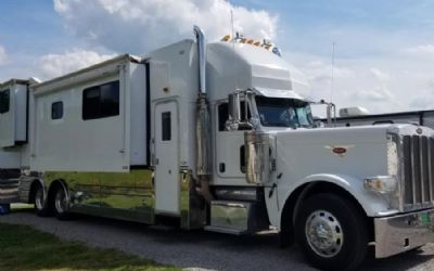 Photo of a 2008 Peterbilt 389 Toterhome for sale