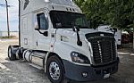 2019 Cascadia 113 Thumbnail 1